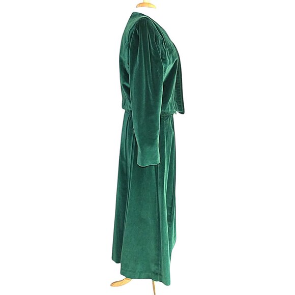 Vintage Carlisle Emerald Green Velvet Cropped Jacket and Pleated Skirt Set - Picture 3 of 10